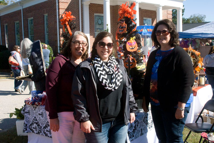 Arts, Crafts Vendors, Exhibitors
